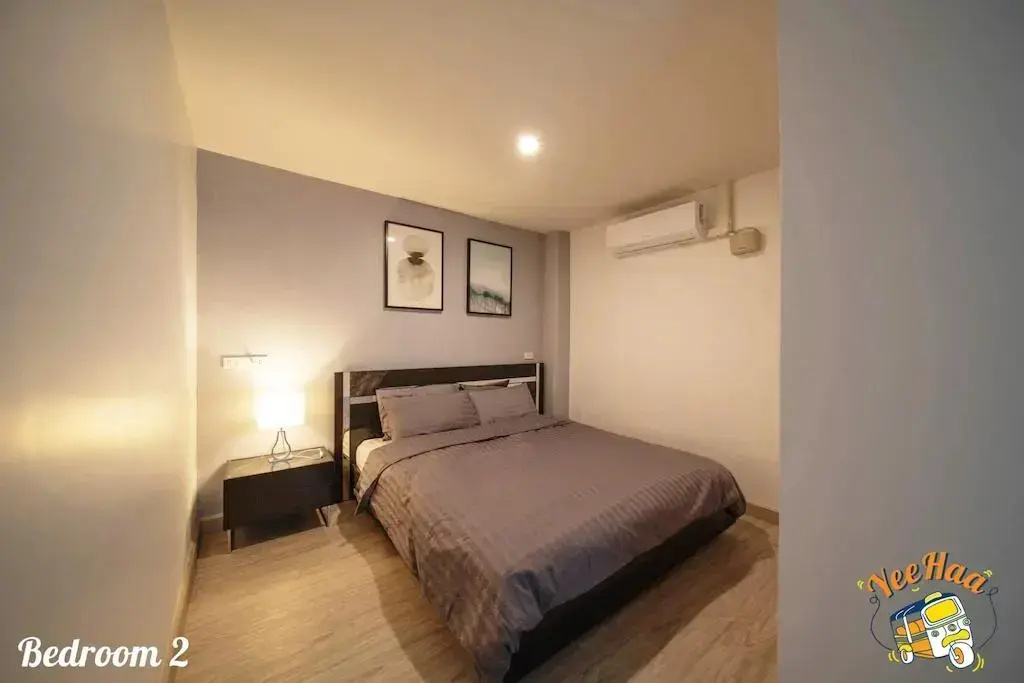 4 Bedrooms room