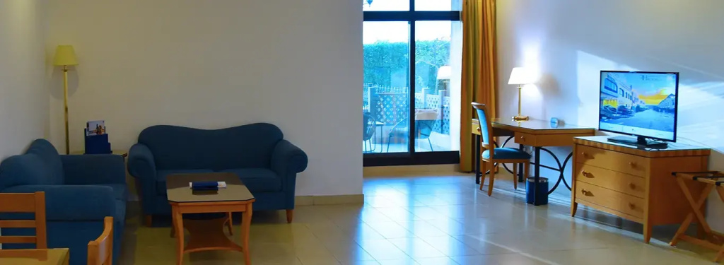 Superior Double room beachfront (full double bed)