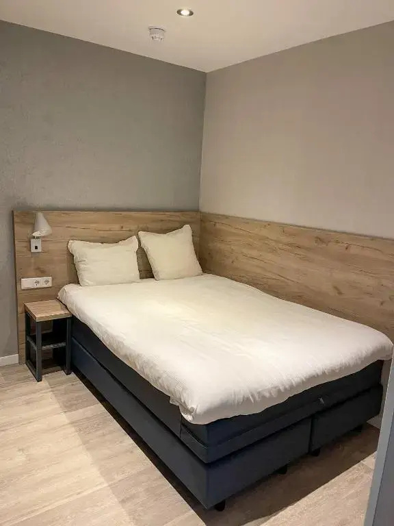Small No Window Double room (full double bed)