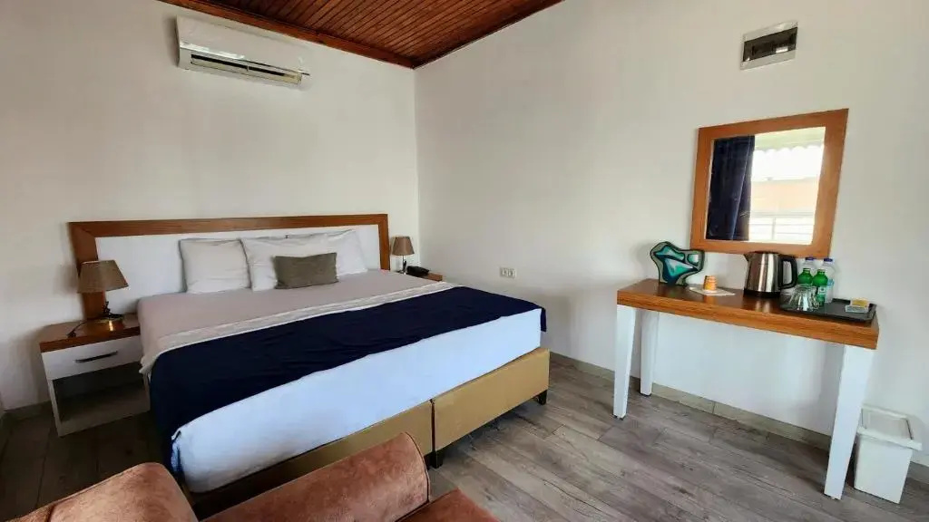 Double Suite with sea view (full double bed)