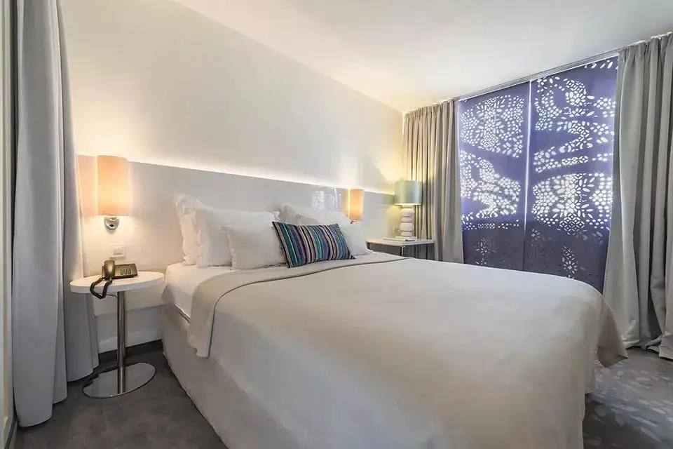 Atrium View room