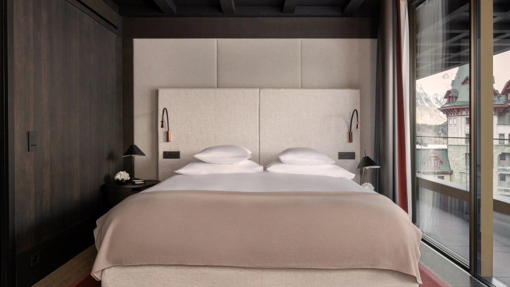 3 Bedrooms Serlas Wing Penthouse Suite