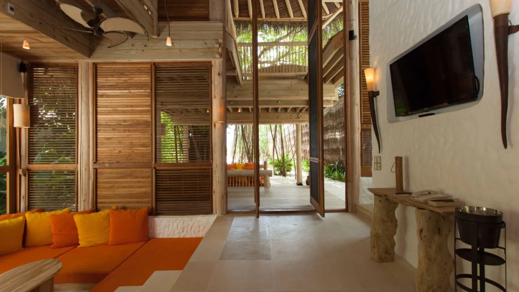 Люкс with Pool Crusoe в Soneva Fushi