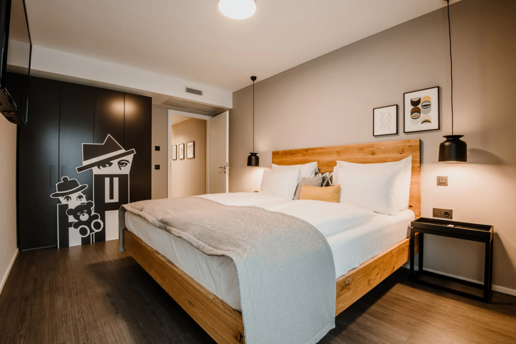 4 Room Business Premium Apartment