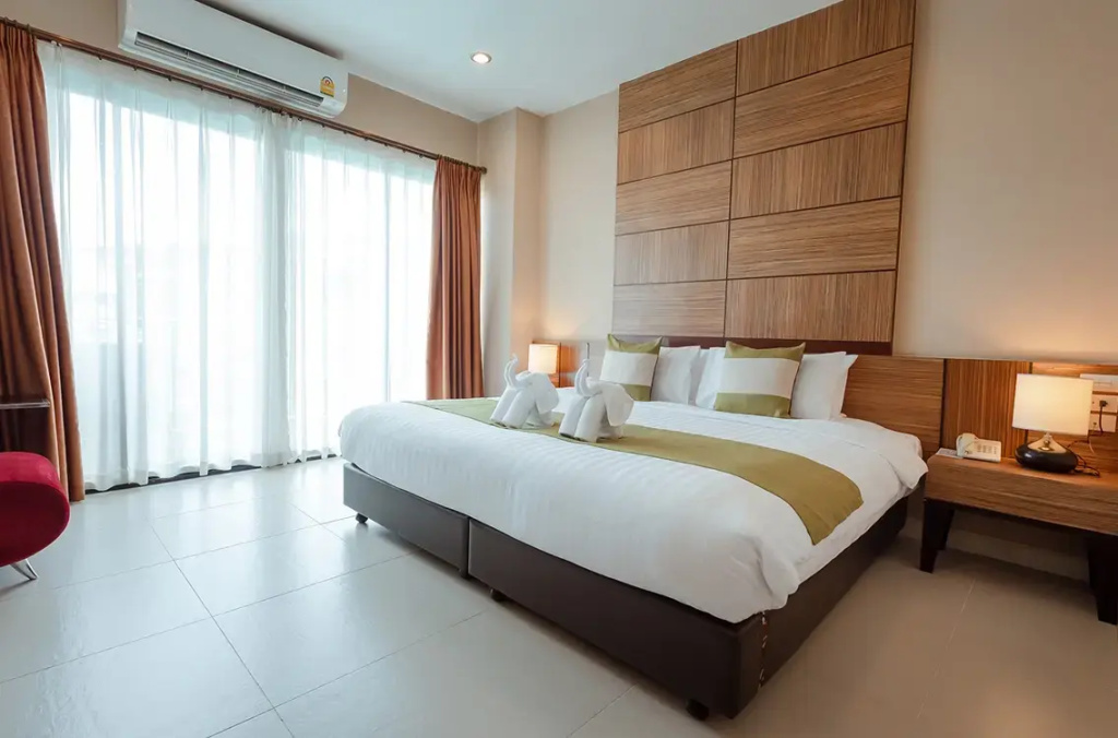 Premier Double room (full double bed)