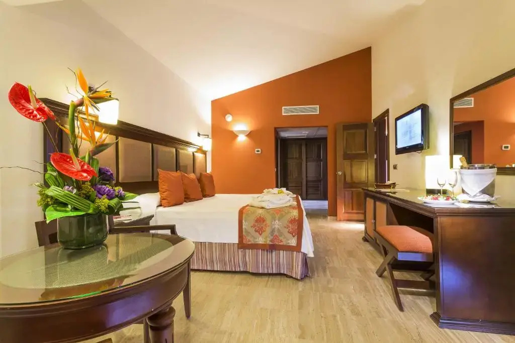 Deluxe Double room with panoramic ocean view (full double bed)