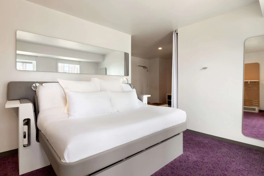 First Class Accessible Double room (full double bed)