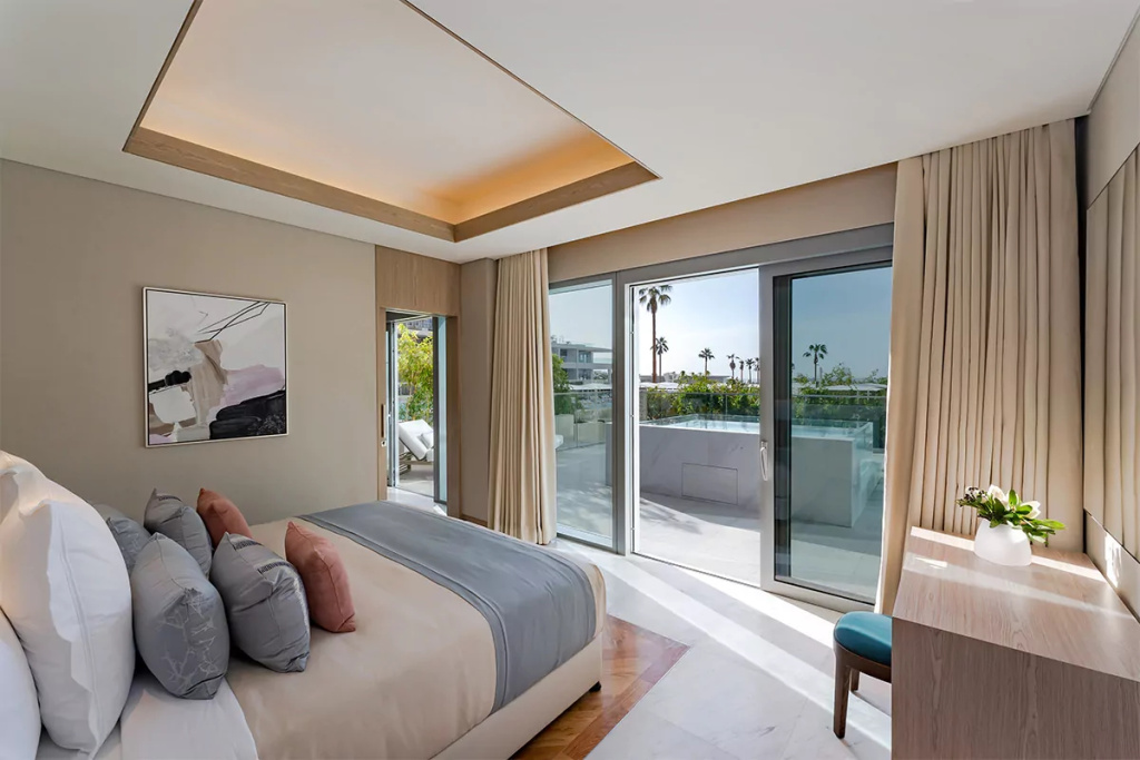 2 BED Poolside w/Pool Suite
