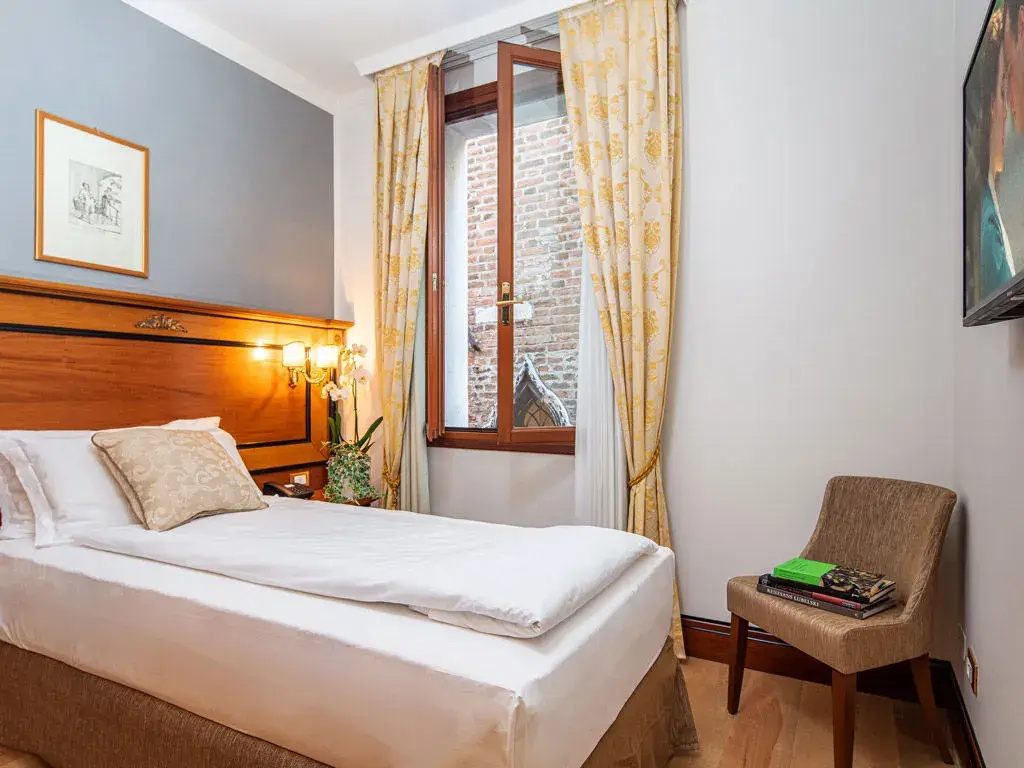 Single room (single bed)