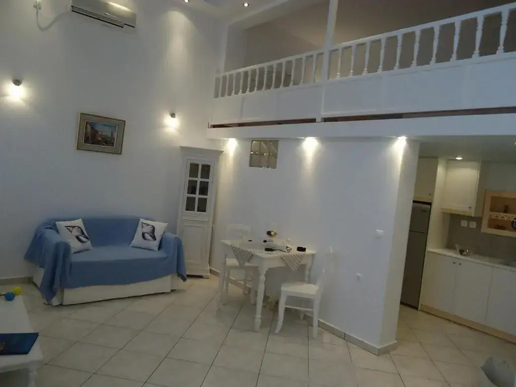 Double Studio with sea view (twin beds)