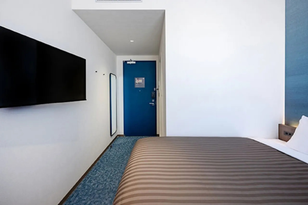 Superior Double The Top Floor/Executive Floor room (full double bed)