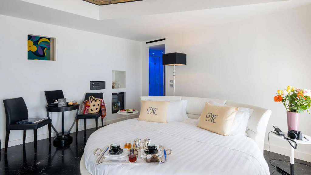 Double Suite with sea view (full double bed)