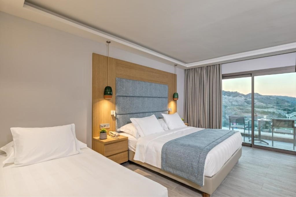 Family Triple room with sea view
