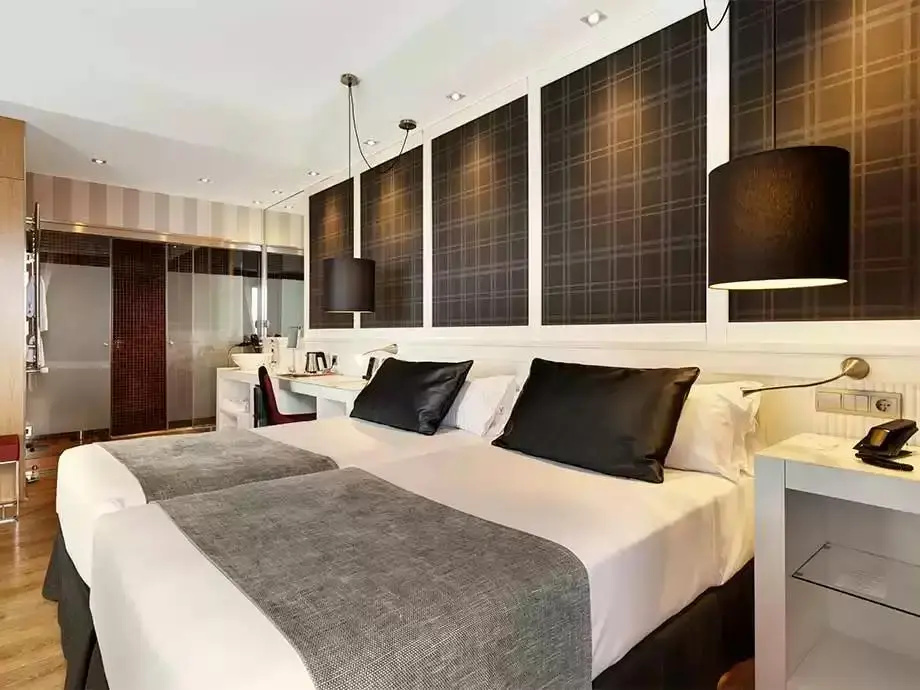 Catalonia Reina Victoria Hotel - Chambres