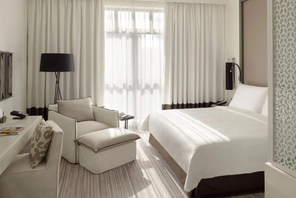 Deluxe Double room with pool view (full double bed)