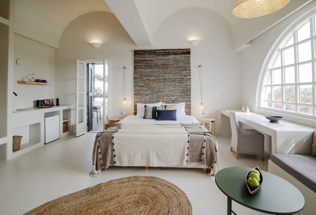 Honeymoon Double Suite with sea view (full double bed)