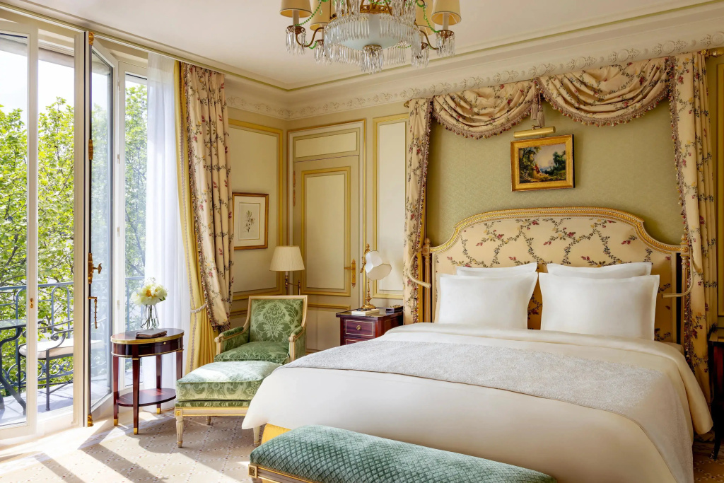 Deluxe Double room (full double bed)