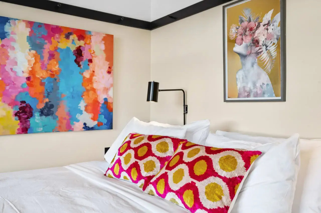 Classic Double room (full double bed)