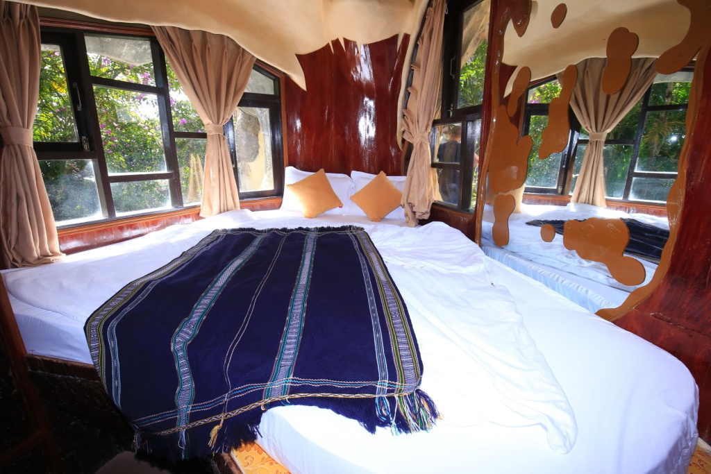 Land Eagle Quadruple room