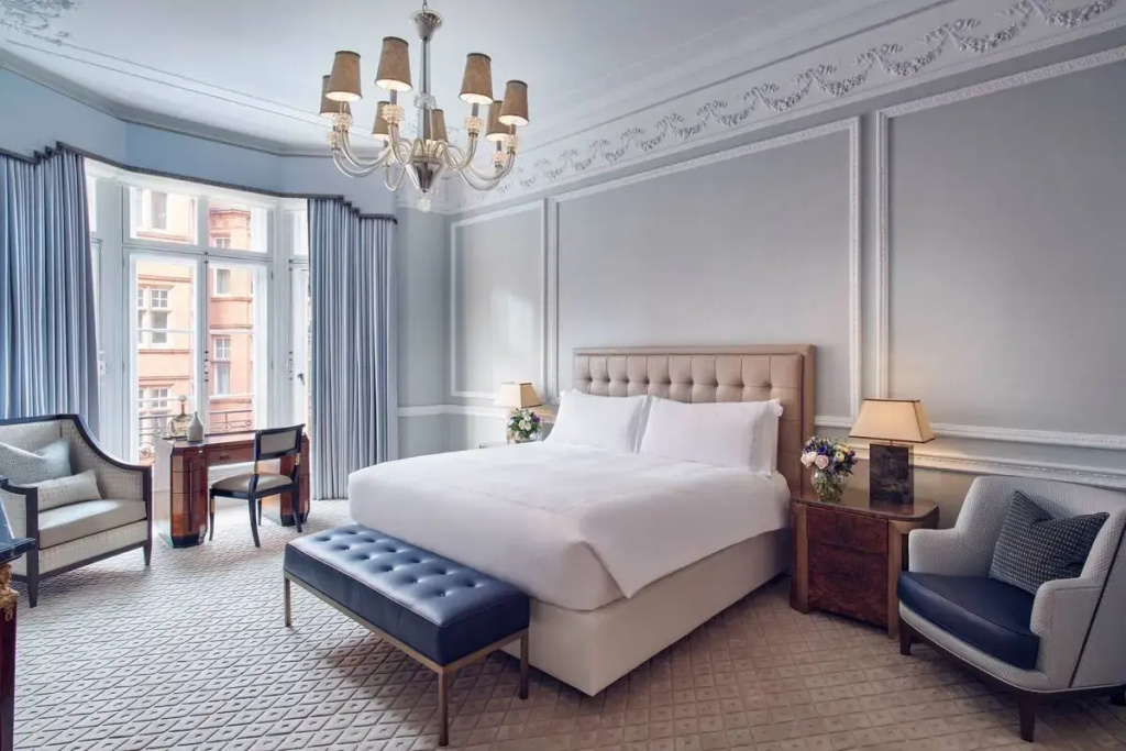 Corner Double Suite (full double bed)