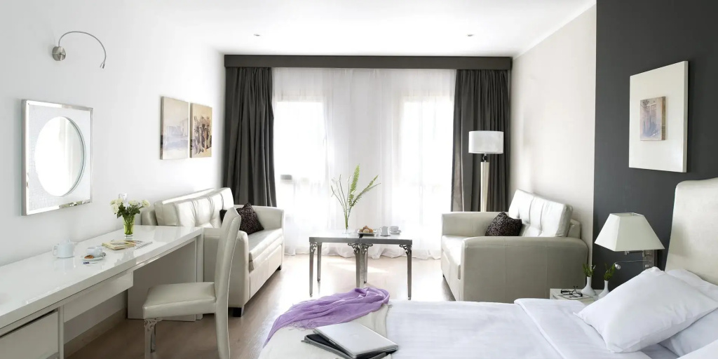 Double Junior Suite (full double bed)