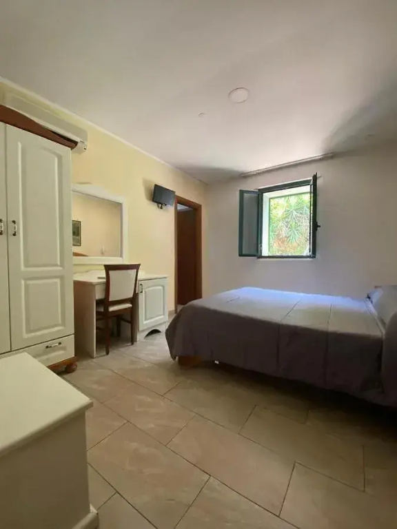 Economy Triple room