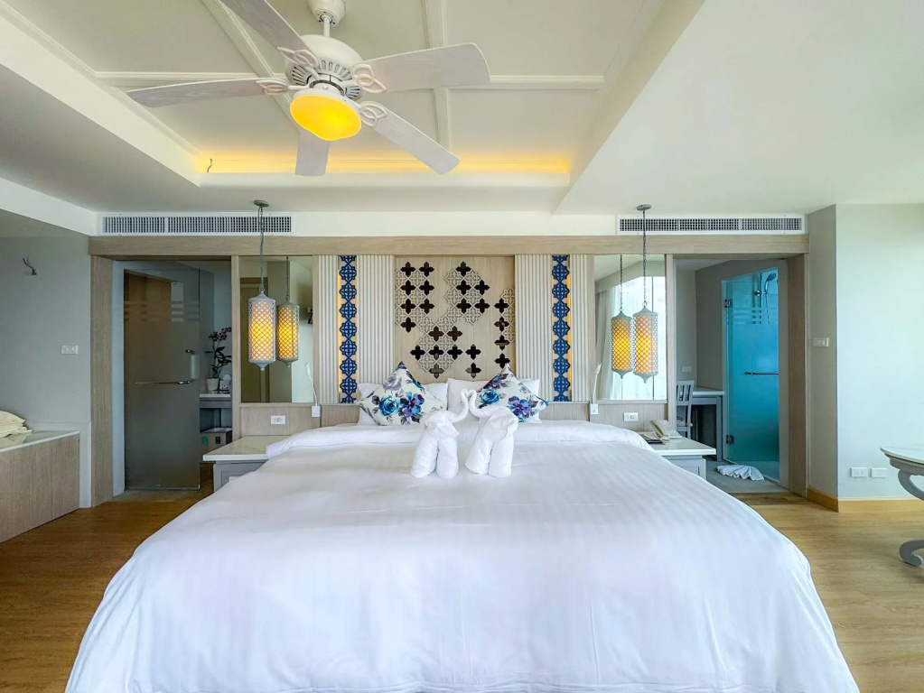 Katathani Phuket Beach Resort - Tap to explore photos