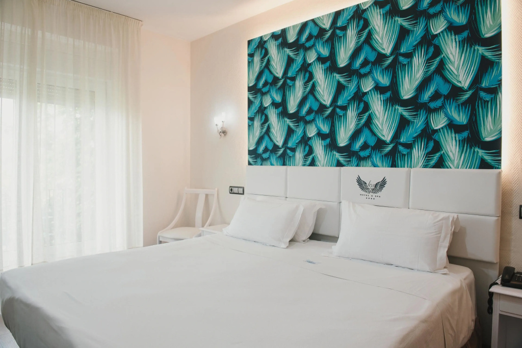 Superior Double room with balcony (full double bed)