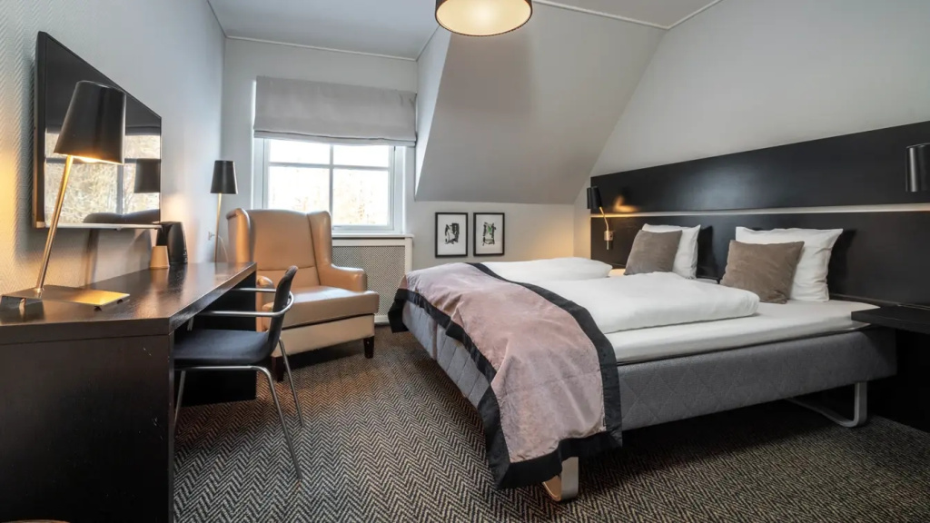 Superior Double room (full double bed)