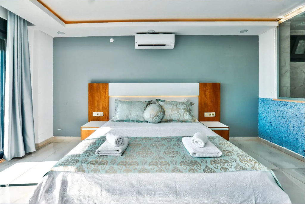 Deluxe Double Suite (full double bed)