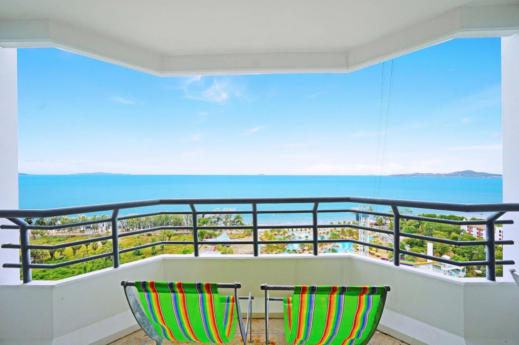 Люкс Mini с видом на море в Pattaya Park Beach Resort