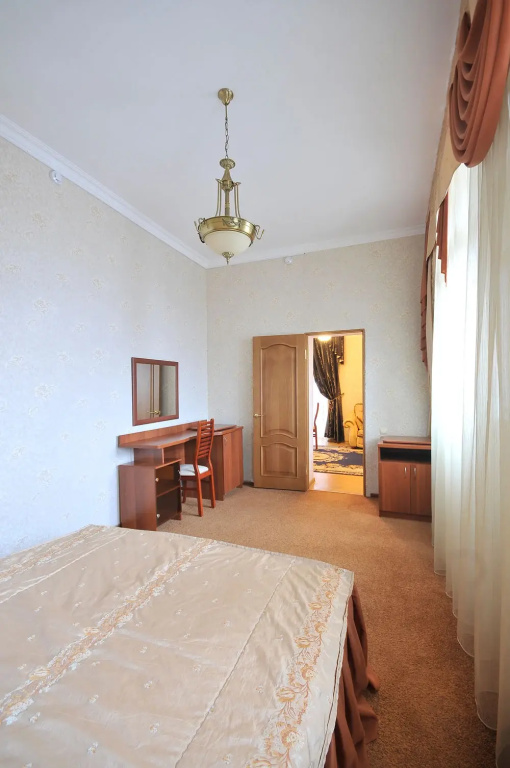 Kadgaron Hotel