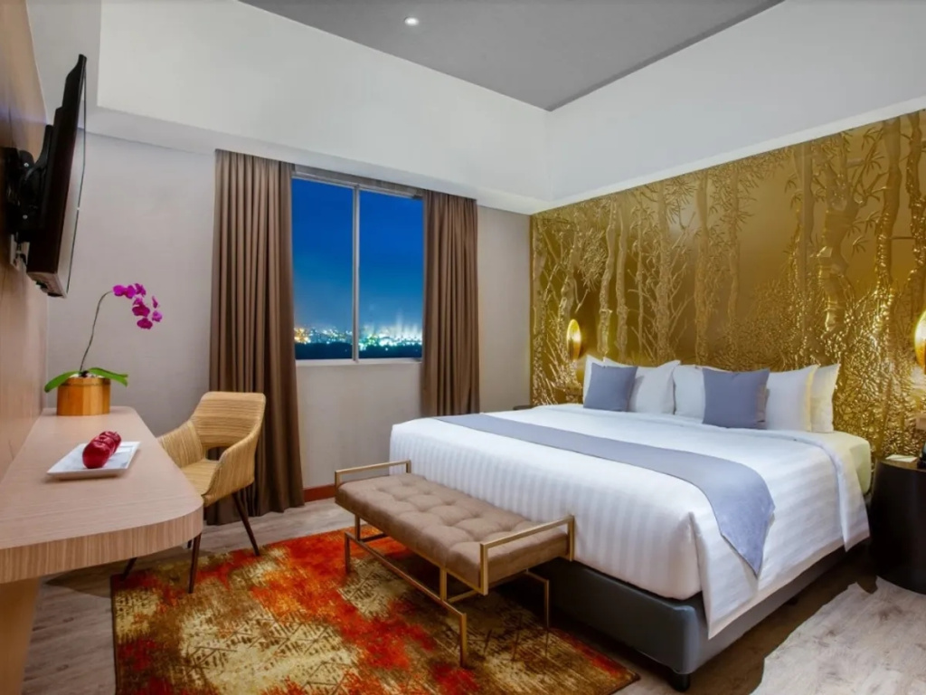 Double Aston Suite full double bed