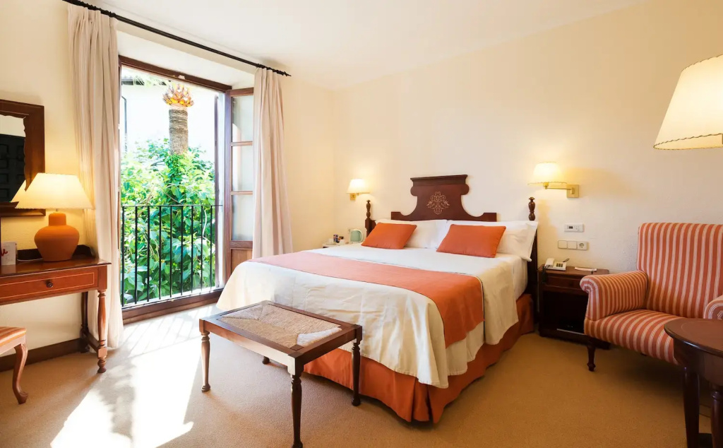 Classic Annex Double room with balcony (twin beds)