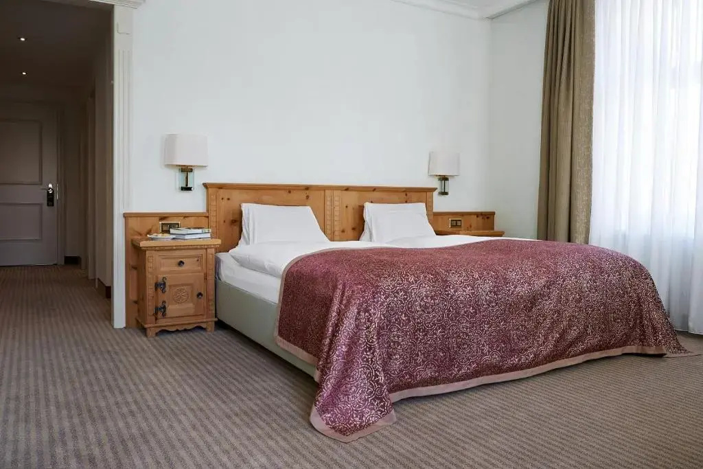 Classic Double Junior Suite (full double bed)