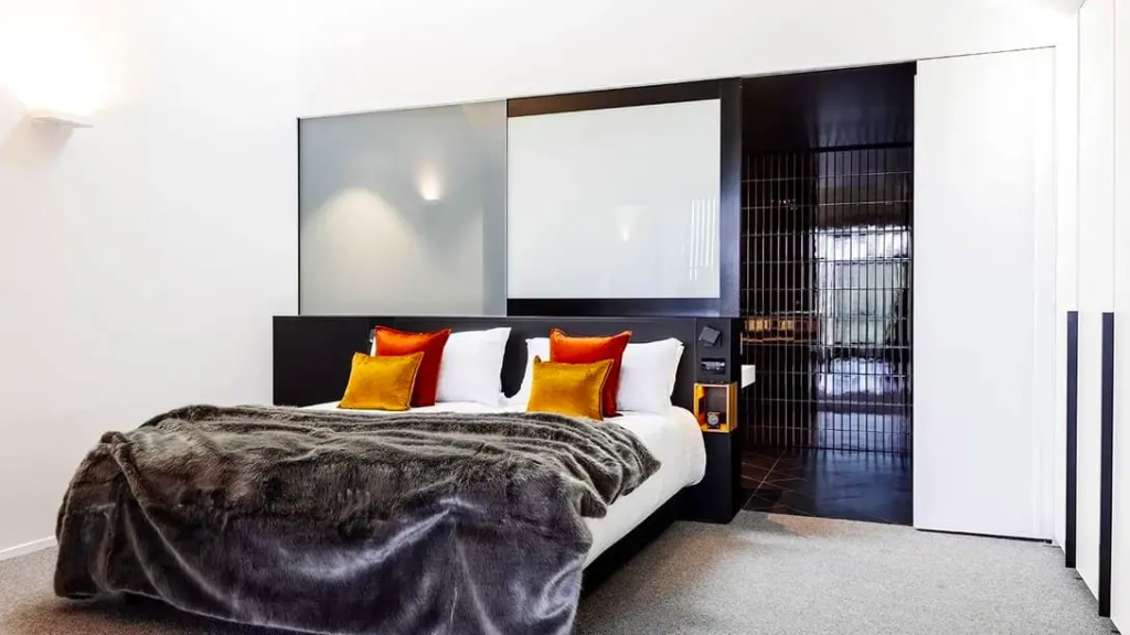 Lodge Double room (full double bed)