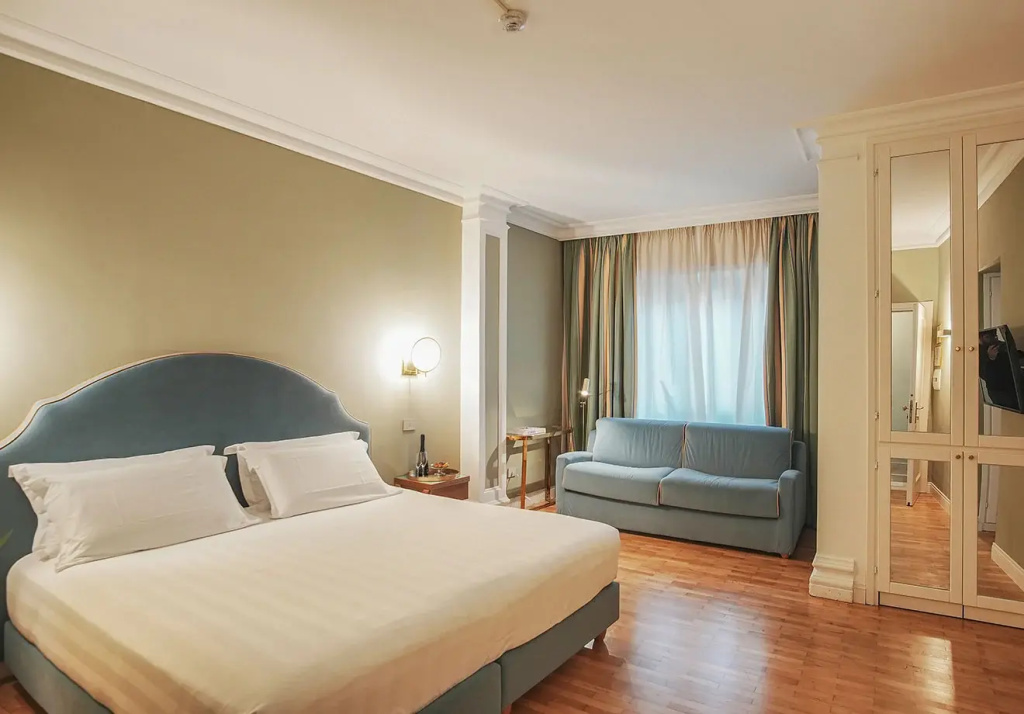 Double Junior Suite (full double bed)