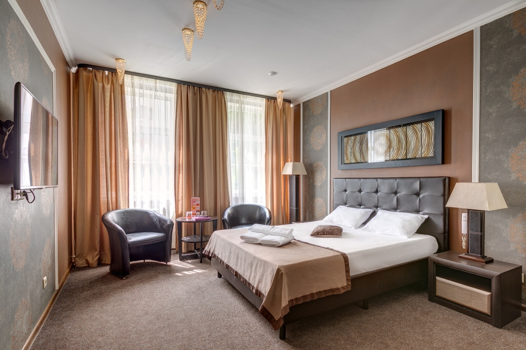 Chocolate Double Suite (full double bed)