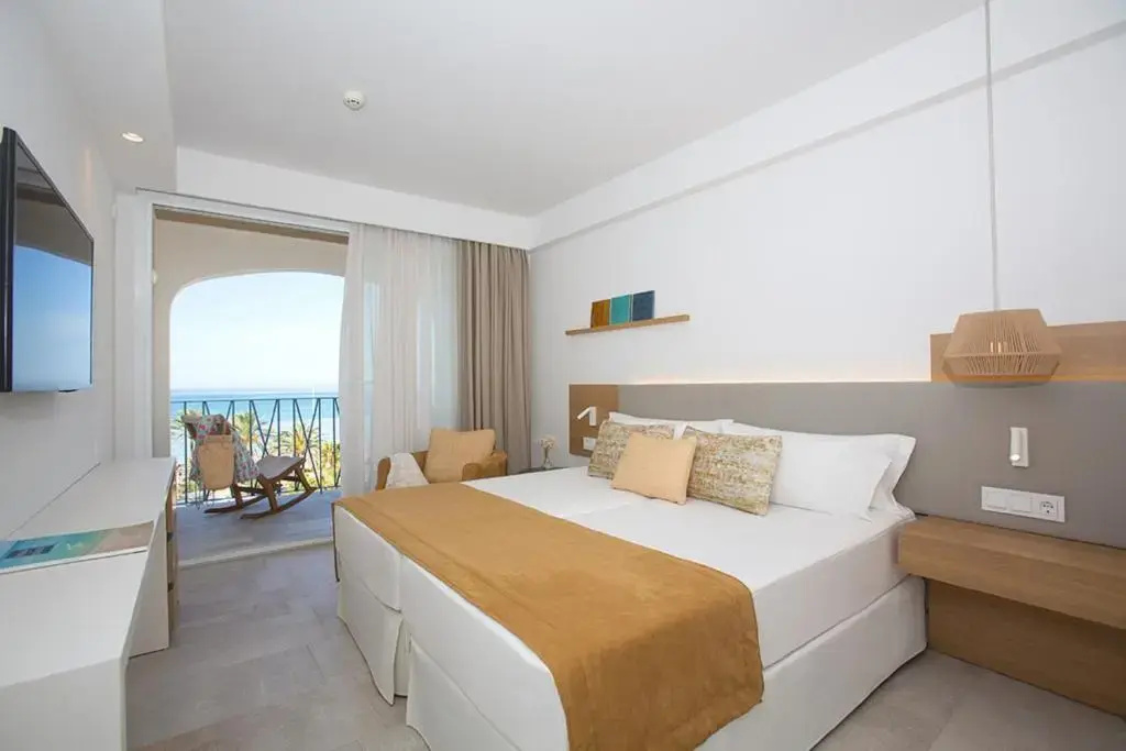 Superior Double room seafront (twin beds)