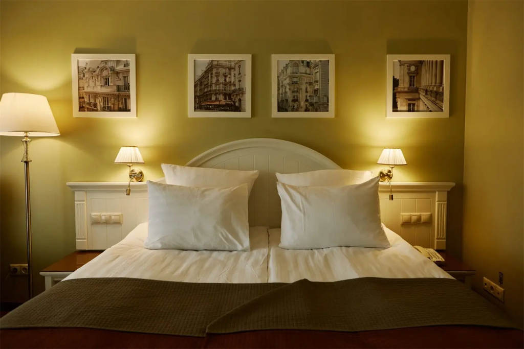 Staryij Gorod Hotel Room Type - Standard Atrium View Double room full double bed