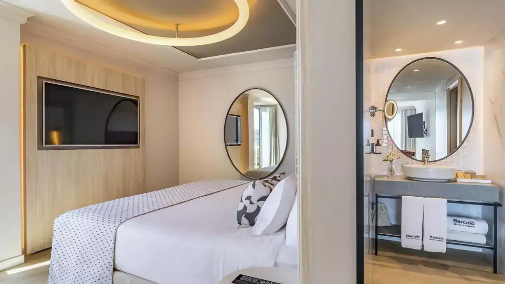 Double Junior Suite (full double bed)