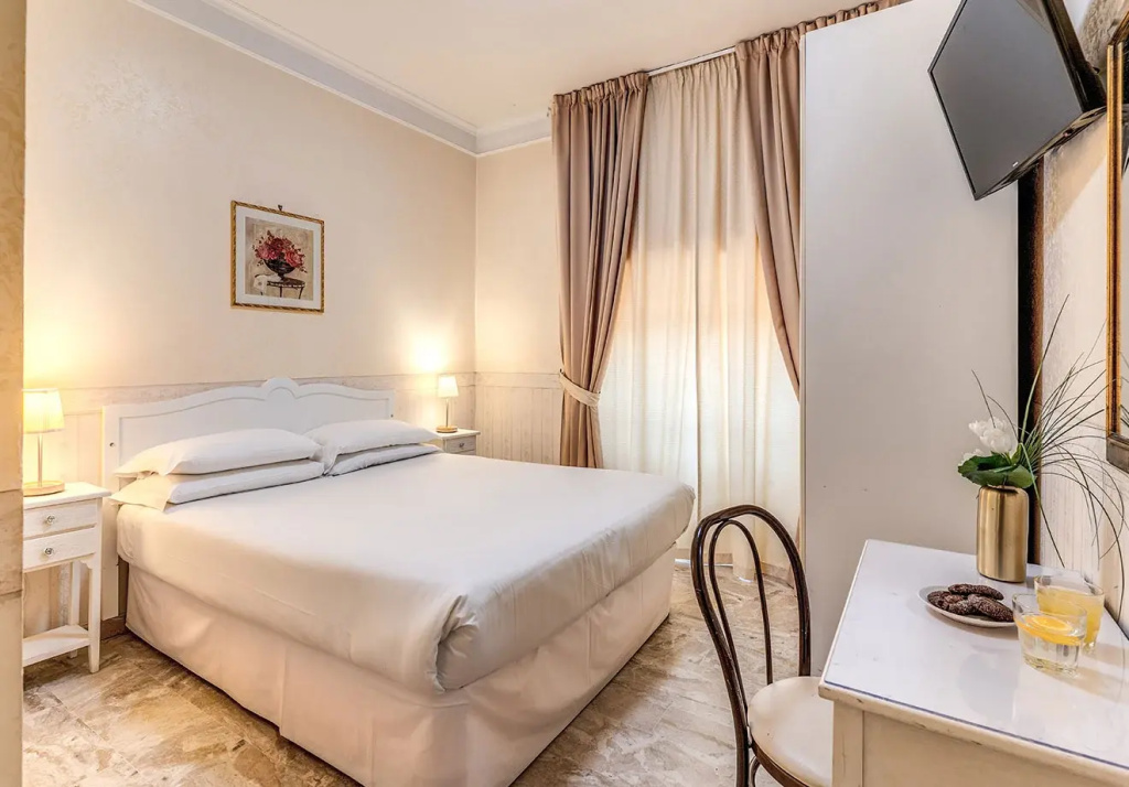 Standard Double room (full double bed)