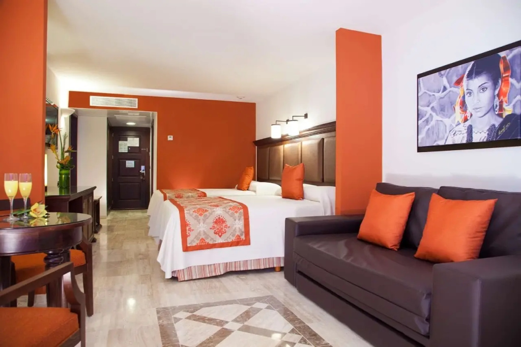 Double Junior Suite with ocean view (twin beds)