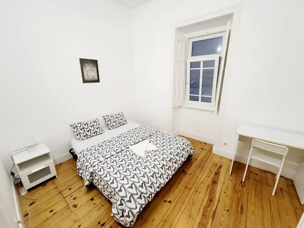 Double room (full double bed)