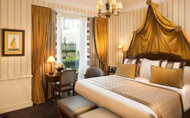 Napoleon Hotel 34