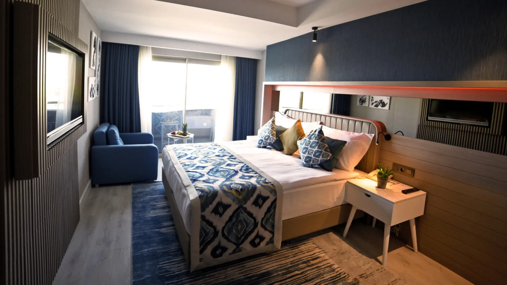 Superior Standard Accessible Double room (full double bed)