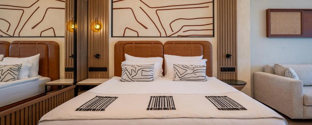 Deluxe Double room (full double bed)