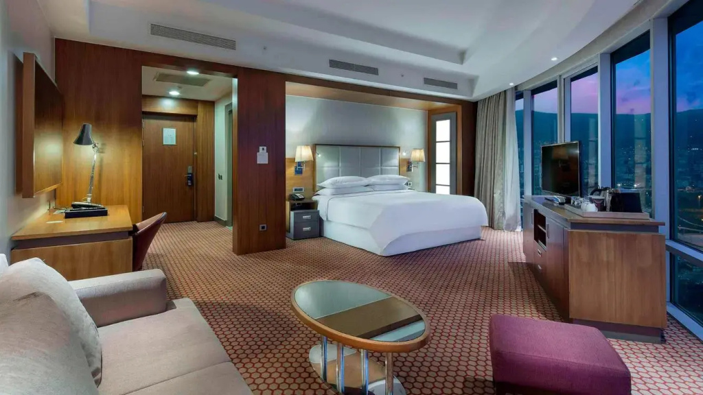 Deluxe Double room City or Mountain view (full double bed)