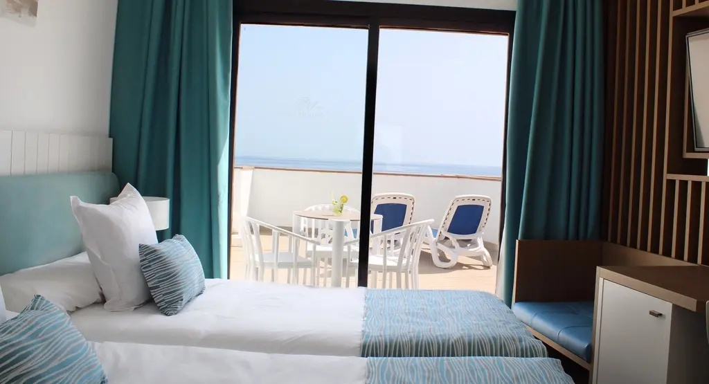 Double Junior Suite with sea view (twin beds)