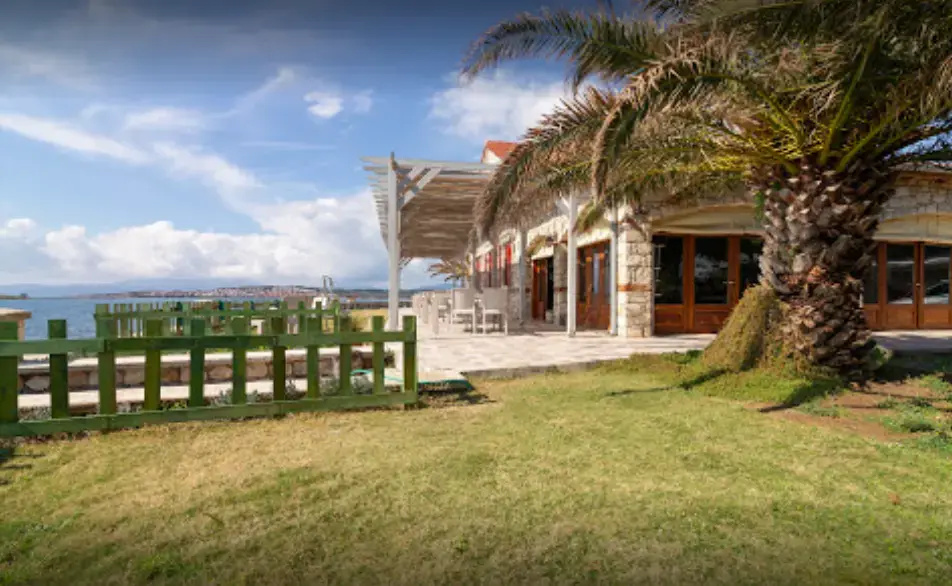 Lavantalı Konak Taş Ev - Otel&Restoran